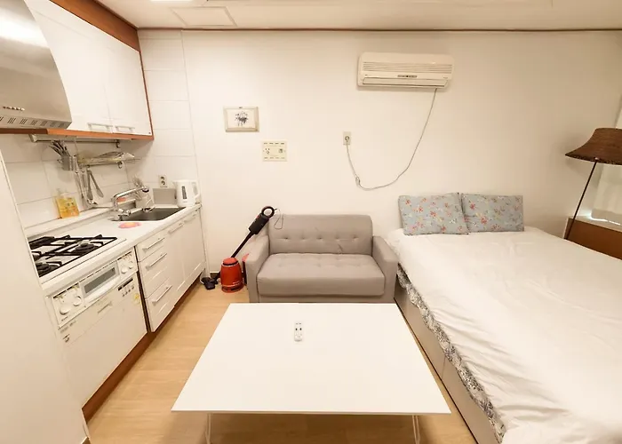 Appartement Sinsa Garosugil Cute House